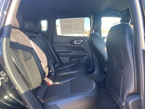 New 2026 Jeep Compass Latitude image 12