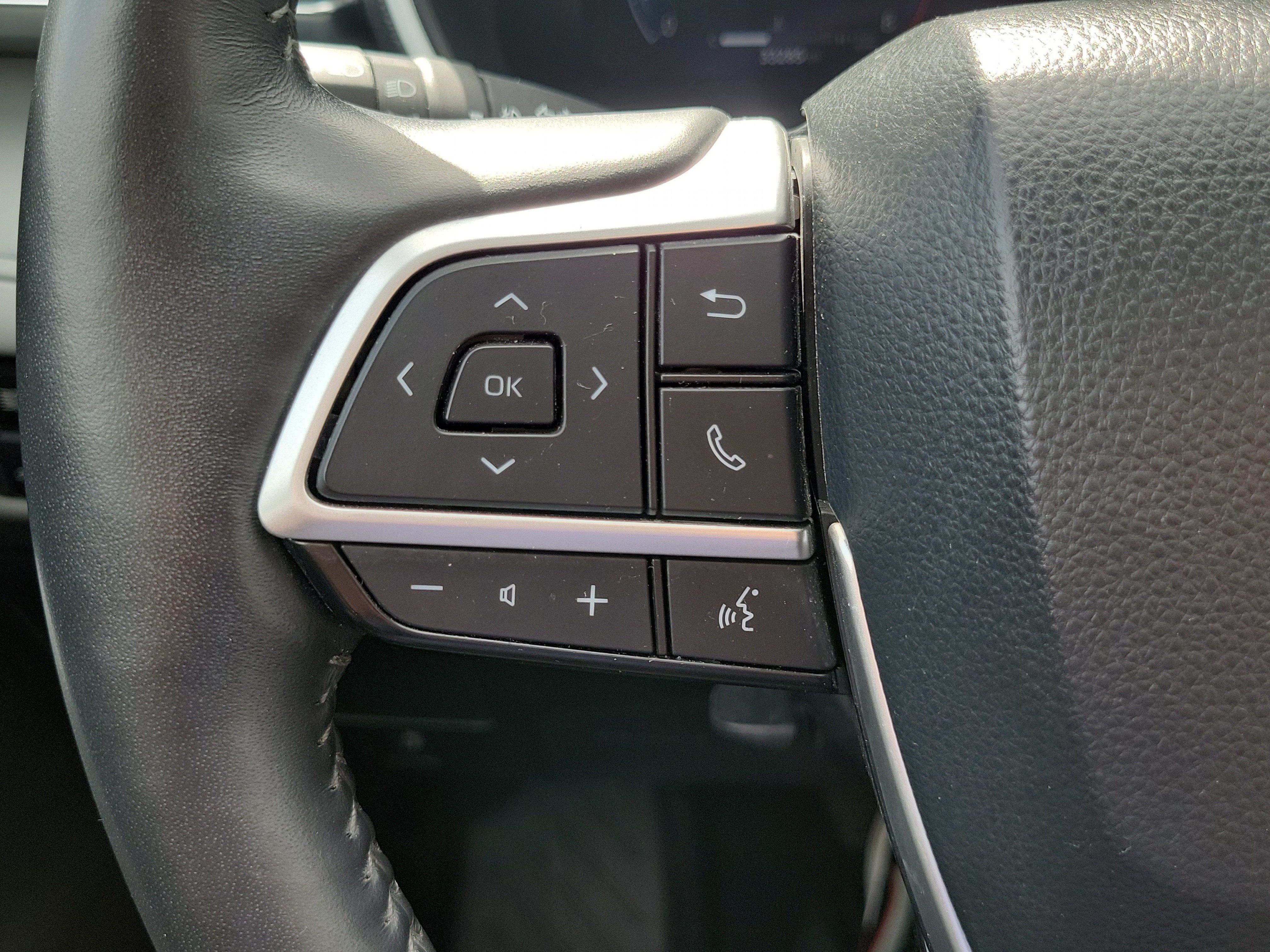 Used 2024 Toyota Highlander Limited AWD/4WD image 27