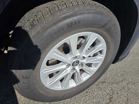 Used 2025 Toyota Grand Highlander AWD image 9