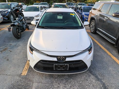 Certified 2024 Toyota Corolla LE FWD image 5