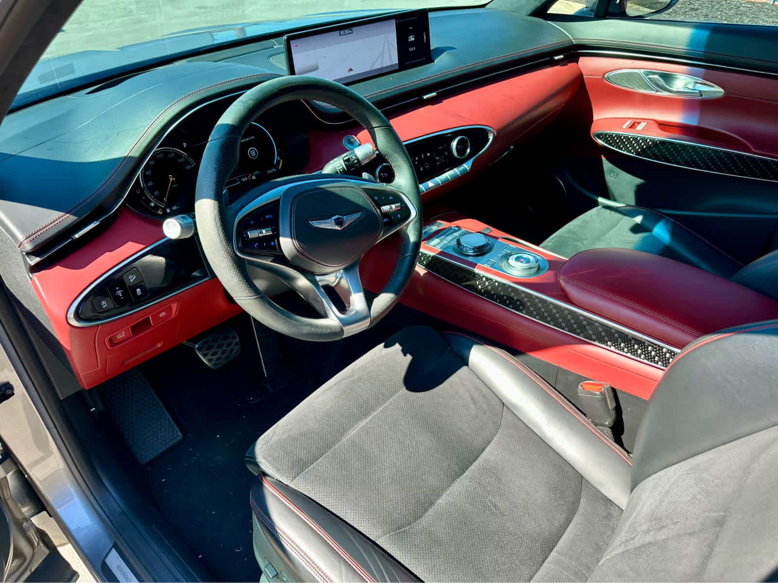 Used 2022 Genesis GV70 3.5T Sport w/ Sport Prestige Package AWD/4WD image 10