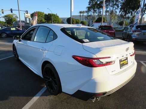 Certified 2026 Toyota Camry SE w/ Convenience Package image 8