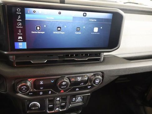 Used 2025 Jeep Wrangler Sport image 16