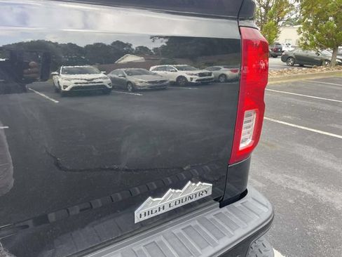 Used 2017 Chevrolet Silverado 1500 High Country AWD/4WD image 12