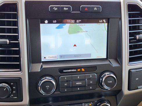 Used 2019 Ford F150 Lariat AWD/4WD image 6
