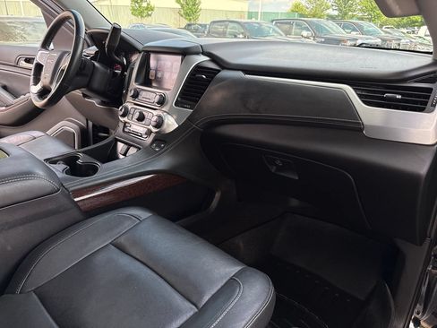 Used 2017 GMC Yukon SLT w/ Premium Edition AWD/4WD image 50