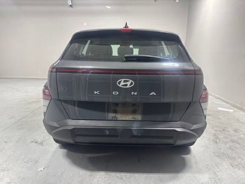 Used 2025 Hyundai Kona SE FWD image 7