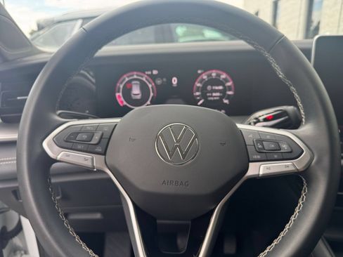 Used 2026 Volkswagen Tiguan SE AWD/4WD image 25