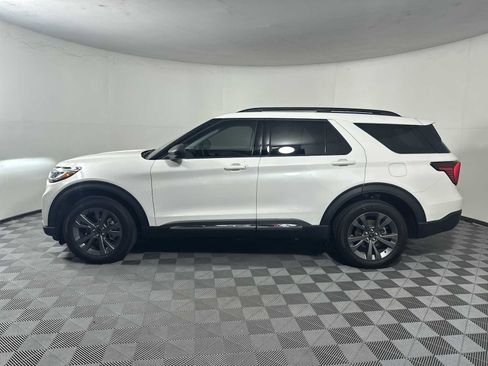 Used 2025 Ford Explorer Active w/ Active Comfort Package AWD/4WD image 4