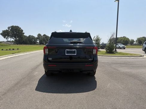 Used 2025 Ford Explorer ST-Line AWD/4WD image 5