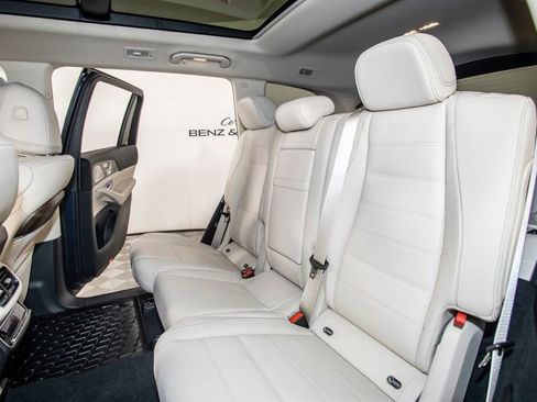 Used 2026 Mercedes-Benz GLS 580 4MATIC image 14