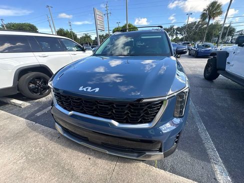 Used 2025 Kia Sorento S w/ Panoramic Sunroof Package FWD image 2