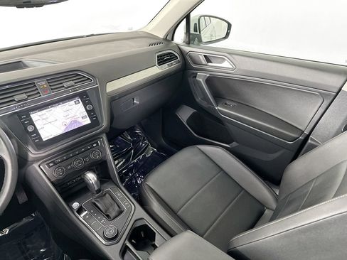 Used 2020 Volkswagen Tiguan SE image 23