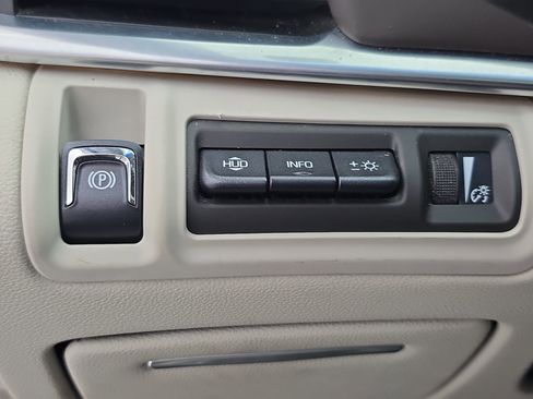 Used 2013 Cadillac XTS Platinum image 23