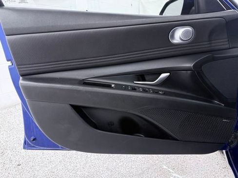 Used 2021 Hyundai Elantra Limited FWD image 14