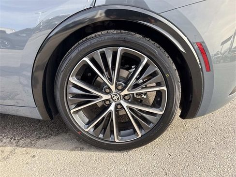 Used 2023 Toyota Prius XLE image 31