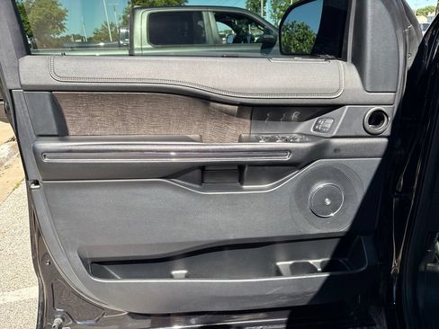 Used 2021 Ford Expedition Limited AWD/4WD image 55