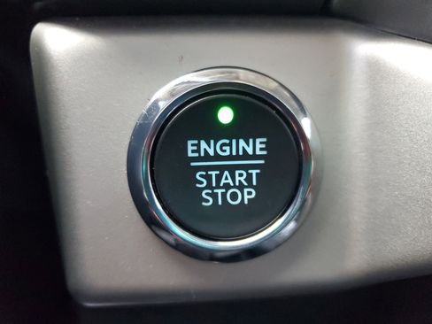 Used 2023 Ford Expedition XLT image 27