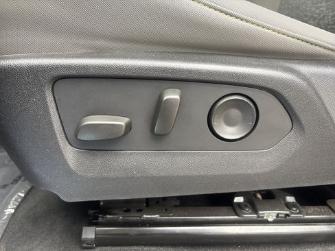 Used 2024 Chevrolet Colorado ZR2 w/ Technology Package image 13