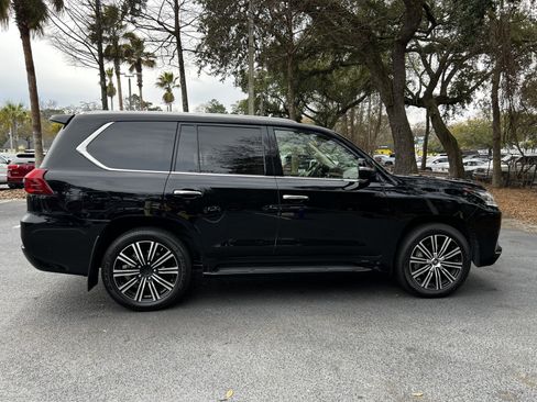 Used 2020 Lexus LX 570 4WD w/ Luxury Package image 10