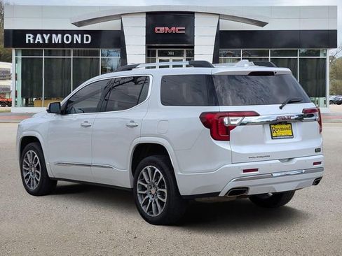 Used 2023 GMC Acadia Denali w/ Denali Technology Package image 6