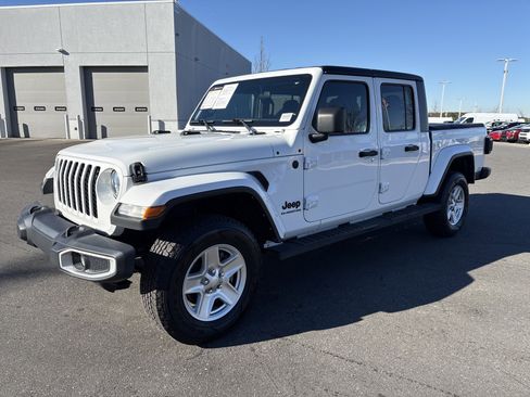 Certified 2022 Jeep Gladiator Sport image 5