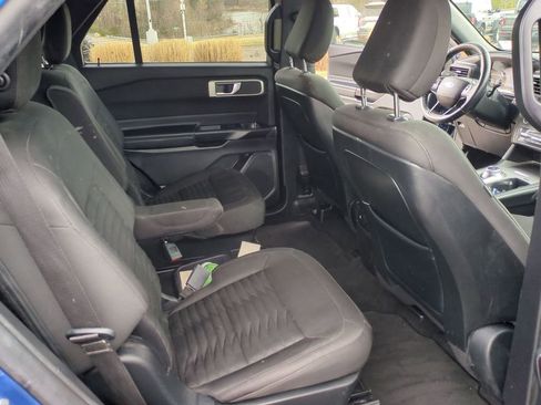 Used 2020 Ford Explorer XLT image 30