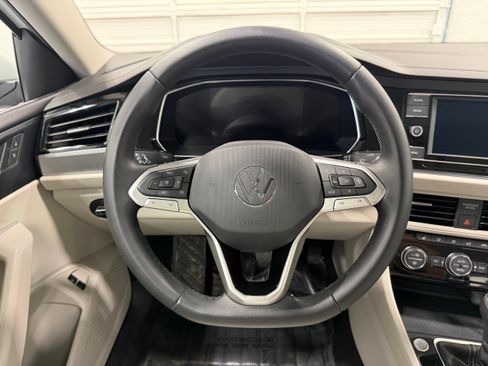 Used 2023 Volkswagen Jetta SE FWD image 35