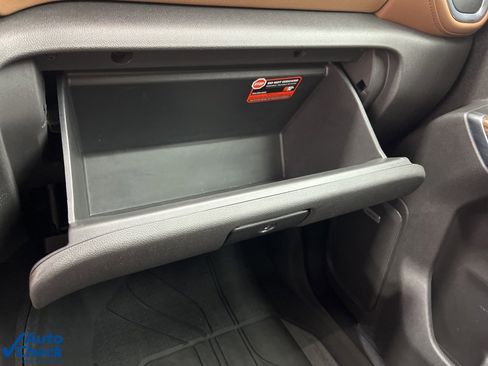 Used 2022 Chevrolet Silverado 1500 High Country w/ Technology Package image 27