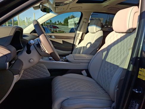 Certified 2024 Genesis GV80 3.5T w/ Prestige Package AWD/4WD image 13