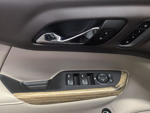 Used 2018 GMC Acadia Denali image 8