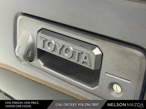 Used 2016 Toyota Tacoma TRD Sport w/ Towing Package AWD/4WD image 17