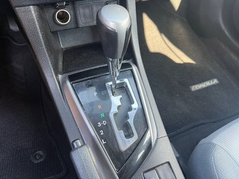 Used 2014 Toyota Corolla L FWD image 15