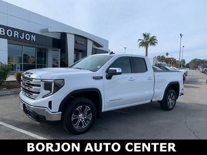 New 2026 GMC Sierra 1500 SLE w/ Preferred Package