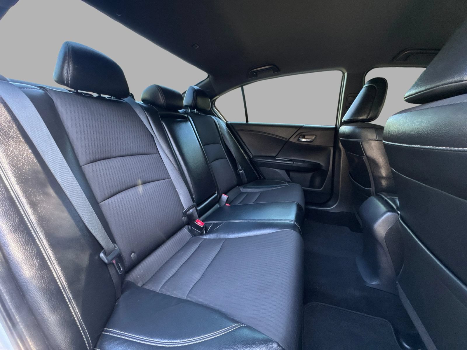 Used 2017 Honda Accord Sport image 38