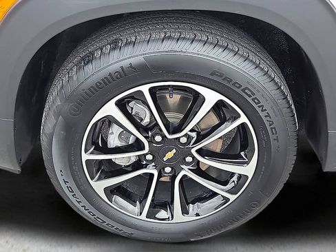 Certified 2025 Chevrolet TrailBlazer LT w/ LT Cold Weather Package FWD image 9