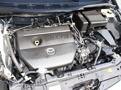 Used 2012 MAZDA MAZDA5 Touring w/ Moonroof & Audio Pkg image 24