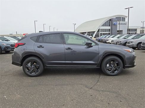 Used 2025 Subaru Crosstrek 2.0i image 5