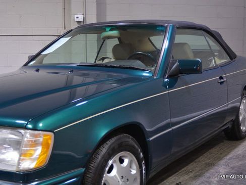 Used 1995 Mercedes-Benz E 320 Convertible image 10