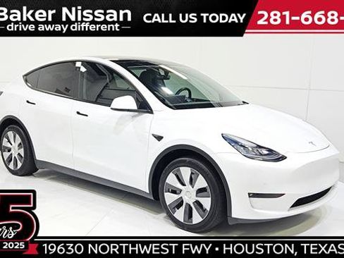 Used 2021 Tesla Model Y Long Range AWD/4WD image 1