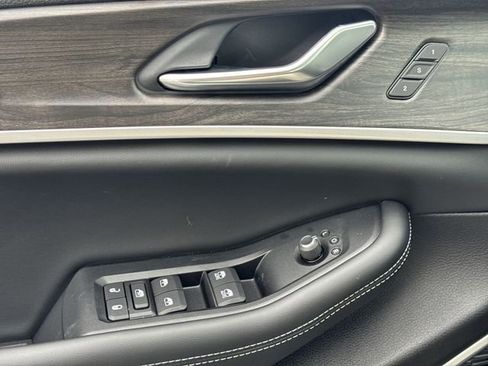 New 2026 Jeep Grand Cherokee Limited w/ Luxury Tech Group II image 29