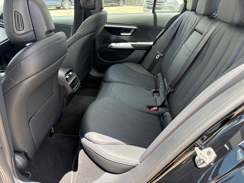 Used 2025 Mercedes-Benz E 350 Sedan image 11