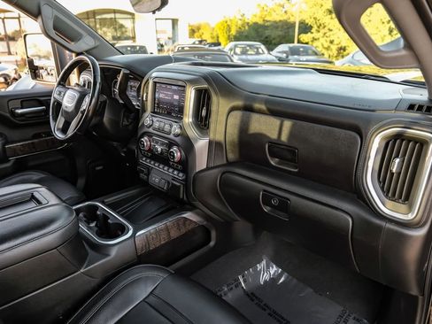 Used 2022 GMC Sierra 3500 Denali w/ Denali Black Diamond Edition image 9