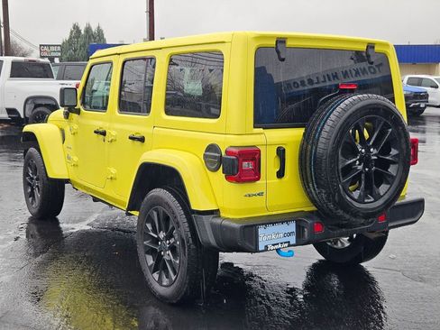 Used 2024 Jeep Wrangler Unlimited Sahara image 4