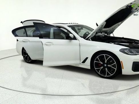 Used 2023 BMW 530i w/ M Sport Package RWD image 8