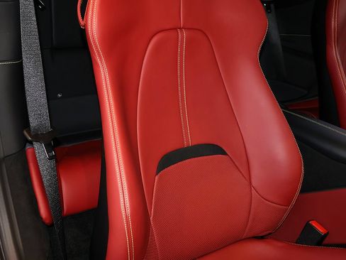Used 2021 Ferrari Roma RWD image 23