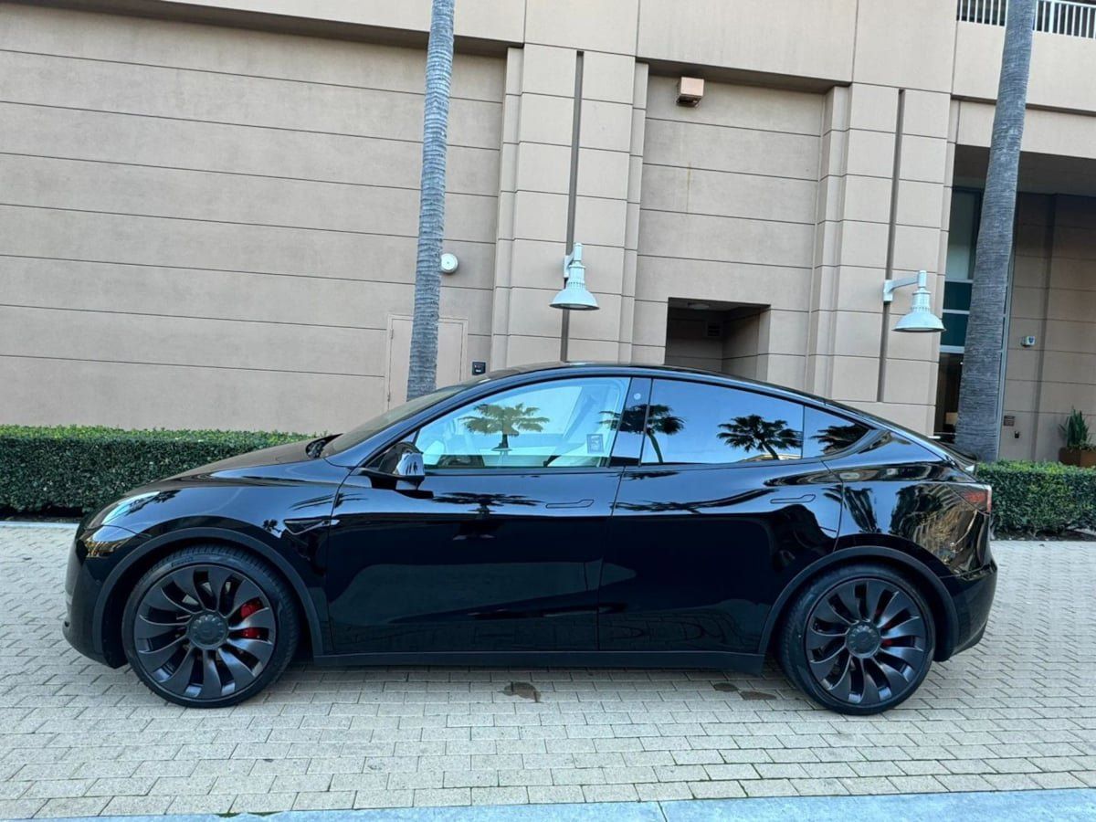 Used 2023 Tesla Model Y Long Range AWD/4WD image 9