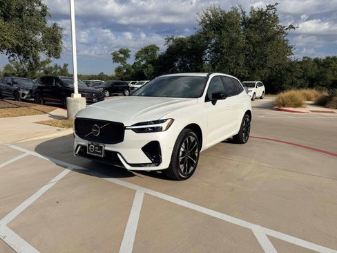 New 2026 Volvo XC60 B5 Plus w/ Protection Package Premier image 2