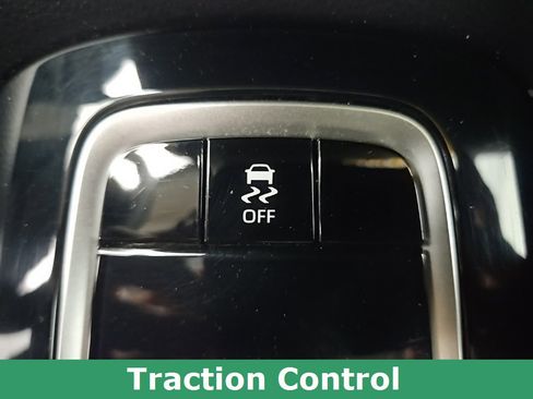 Used 2022 Toyota Corolla LE image 32