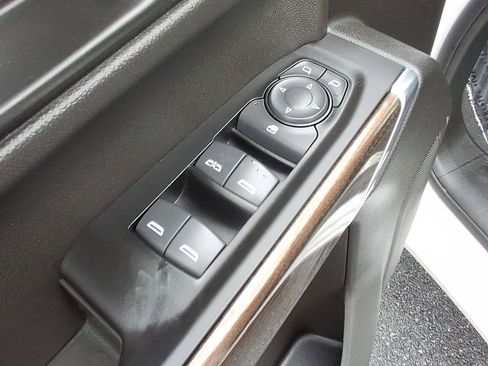 Certified 2022 Chevrolet Silverado 1500 RST image 29